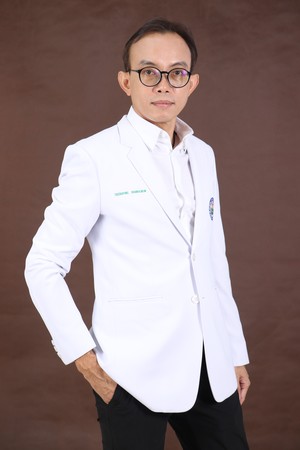 นายธีรพงษ์ ขันกสิกรรม